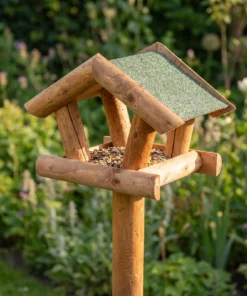 Paalvoederhuis groen in de tuin – The Bird Family